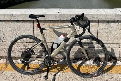 Cannondale topstone carbon 4 bici gravel