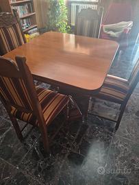 Tavolo Allungabile in Legno Massiccio con 6 Sedie