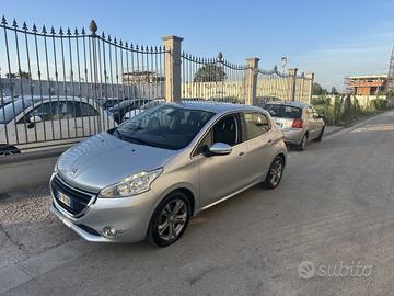 Peugeot 208 1.4 HDi 68 CV Allure 2014