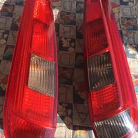 Fanali posteriori Ford fiesta 3 porte