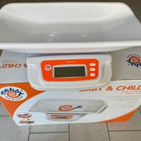 Bilancia pesa neonati