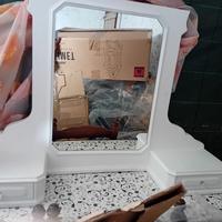 specchio con cassetti 