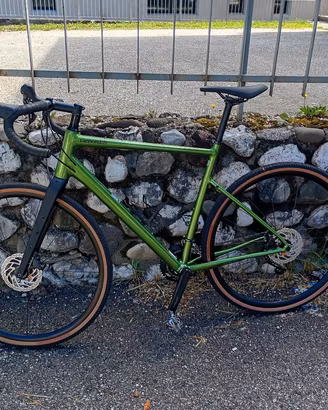 bicicletta gravel cannondale