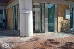 Locale bene in vista ad angolo in Viale Nettuno