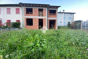 PORZIONE DI BIFAMILIARE A CORNUDA