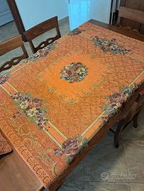 copritavolo e cuscino abbinato