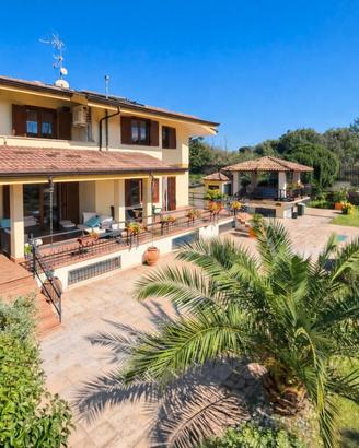 Frascati - prestigiosa villa con piscina, parco pr