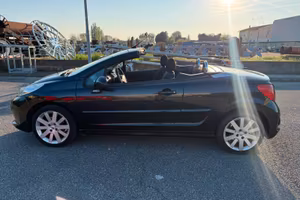 Peugeot cabriolet solo 135.000 km