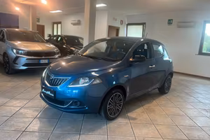 Lancia Ypsilon 1.0 FireFly 5 porte S&S Hybrid Silv