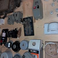 vecchio materiale elettrico 