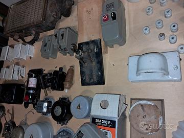 vecchio materiale elettrico 