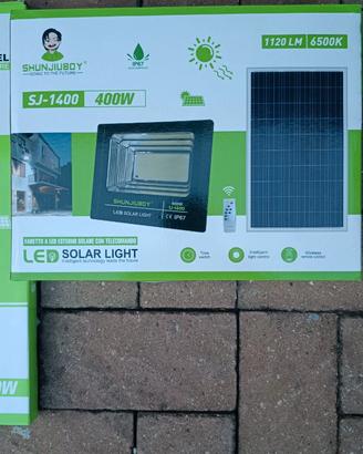 Faro lampione con pannello solare 400 watt