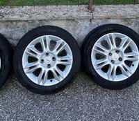 4 pneumatici nuovi 4 stagioni con cerchi in lega