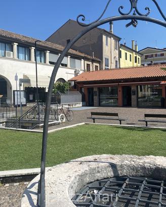 2 negozi già locati ad uso investimento