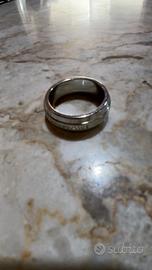 ANELLO A FASCIA MORELLATO IN ACCIAIO INOSISSIDABIL