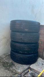 Gomme usate in buone condizioni 