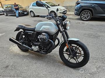Moto Guzzi V7 III stone
