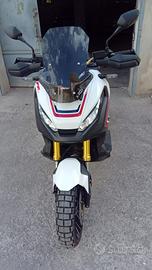 X-adv750