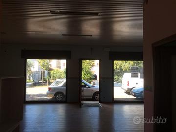 Negozio trasformabile in appartamento