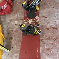 tavola da snow con attacchi