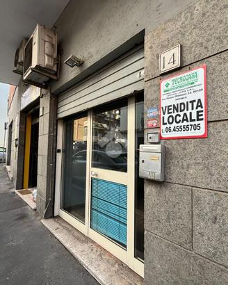 NEGOZIO A ROMA