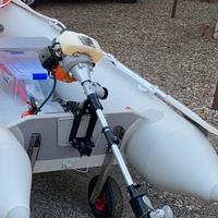 Motore per gommone tipo decespugliatore 2T