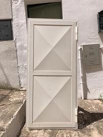 Porta e cancello con zanzariera in ferro