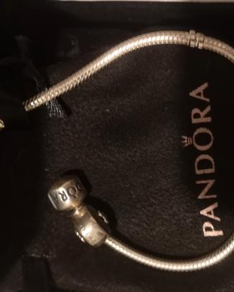 BRACCIALE PANDORA CON DUE CHARMS