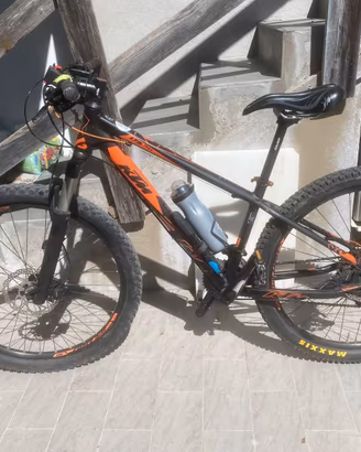 Mountain Bikr KTM e Bici da Corsa Viner