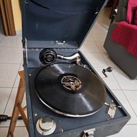 Grammofono antico a manovella