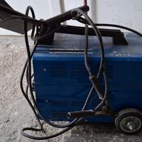 Saldatrice praticamente nuova