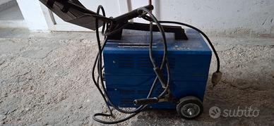 Saldatrice praticamente nuova