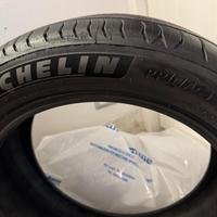 Nr. 4 gomme Michelin Primacy 235/50 R19 - Nuove