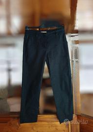 Pantaloni neri a pinocchietto marca Charget.