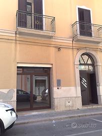 Locale commerciale ad uso negozio o ufficio