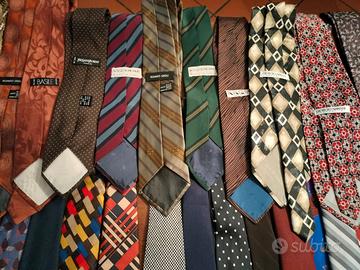 Cravatte 61 pezzi