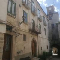 Palazzina al centro di Petina