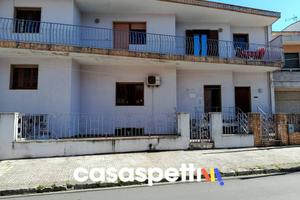 Appartamento di 351 m² con 4 locali e box auto dop