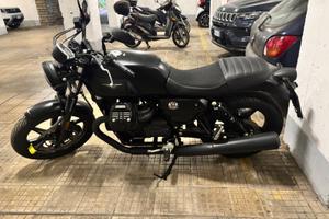 Moto Guzzzi V7 Stone