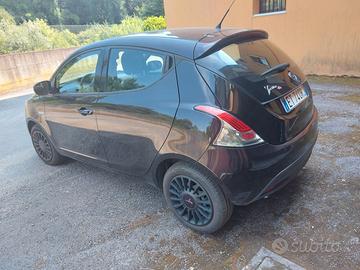 lancia Y elefantino
