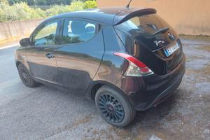 lancia Y elefantino