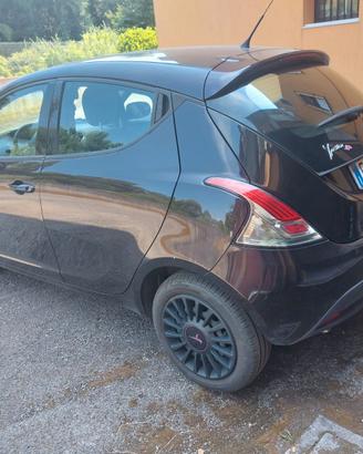 lancia Y elefantino