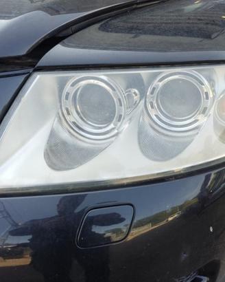 Proiettore sinistro VOLKSWAGEN TOUAREG del 2003