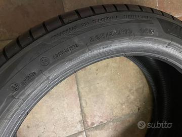 Pneumatici NUOVI Bridgestone 225/45/R19 96 W TURAN