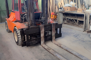 Carrello elevatore muletto