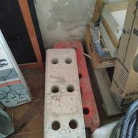 plinti piedi base cemento recinzione cantiere 