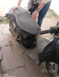 Aprilia Scarabeo 50 - 2016