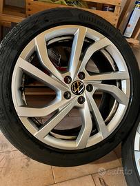 Cerchi R17 gommati  215/45 continental estivo VW