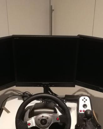 Postazione triplo monitor triple screen simulatore