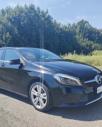 MERCEDES BENZ Classe A 180 automatica 110cv